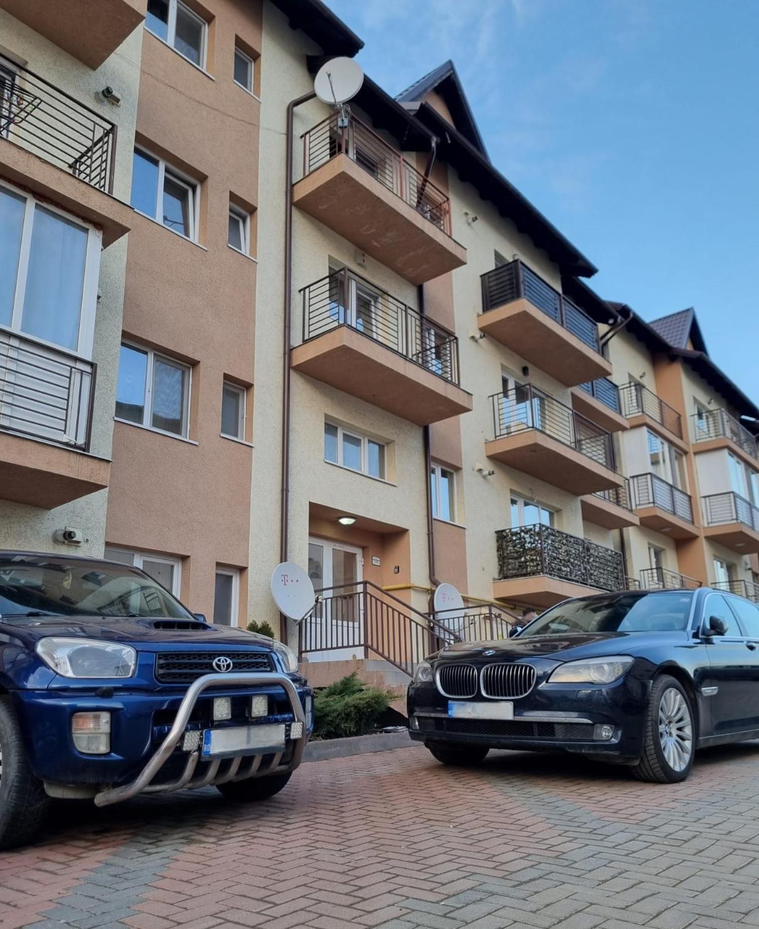 Апартаменты в Центр — 56 кв. м., спальни: 1, собственных ванных: 1 Сучава Экстерьер фото