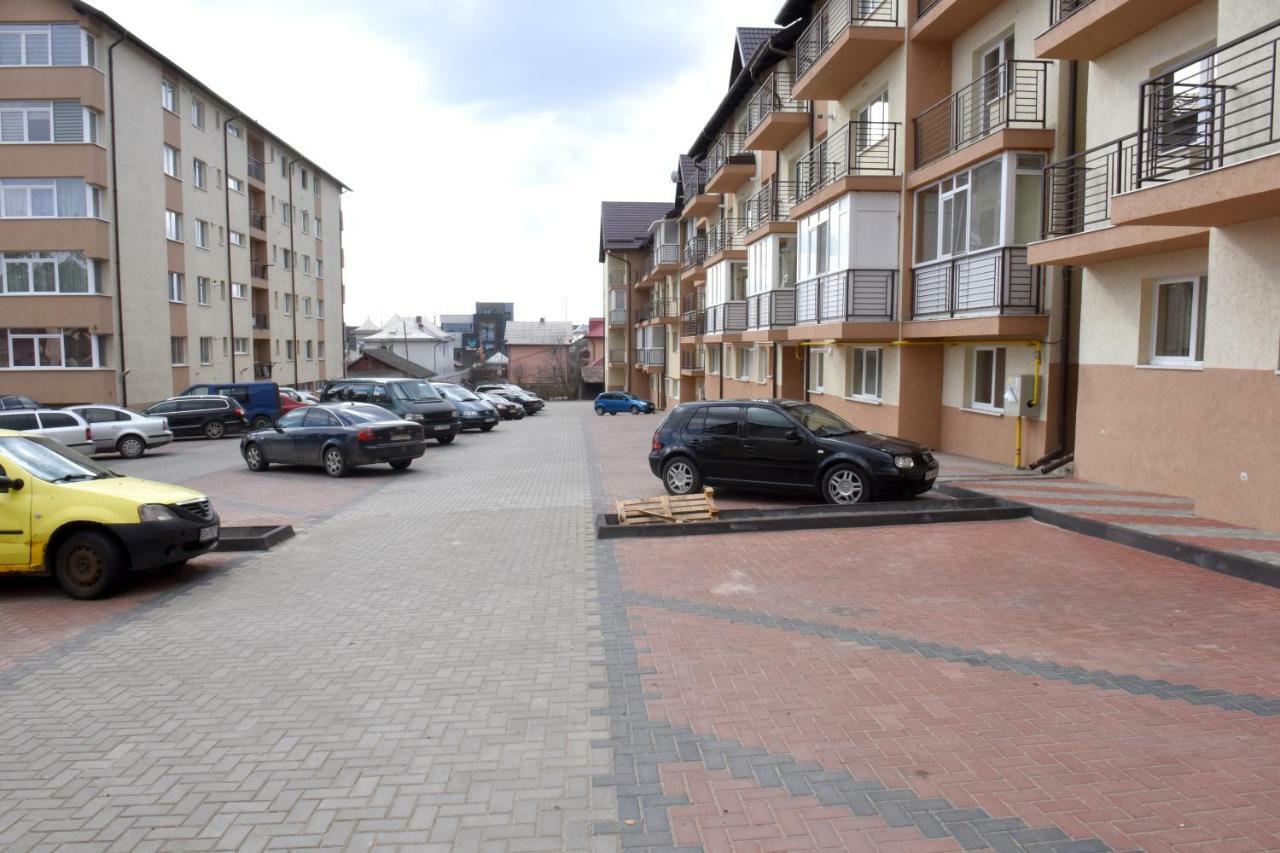 Апартаменты в Центр — 56 кв. м., спальни: 1, собственных ванных: 1 Сучава Экстерьер фото